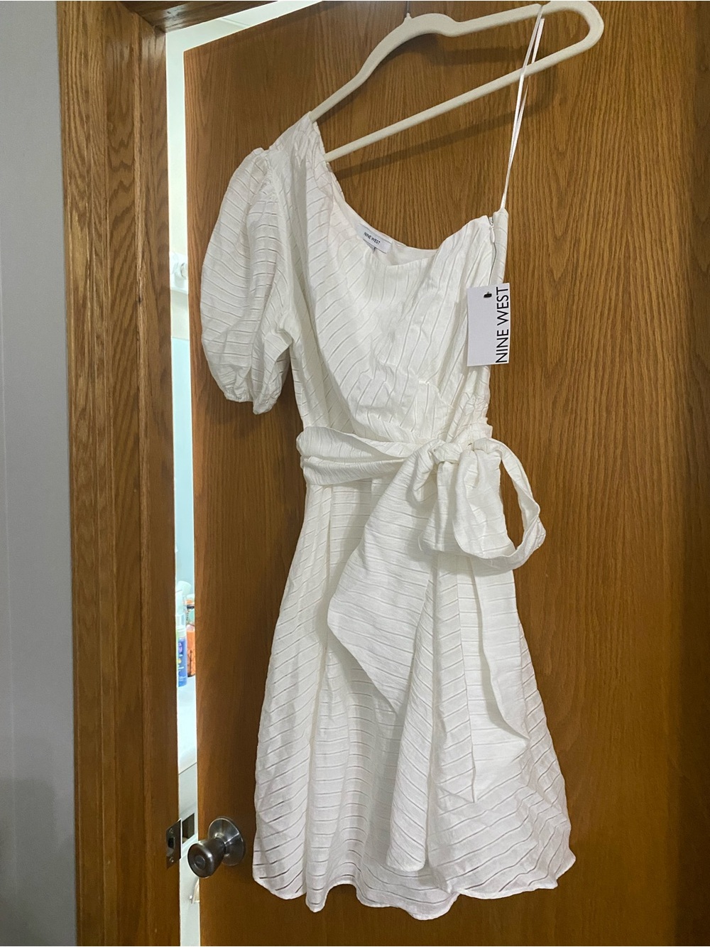 Nine West White One-Shoulder Puff Sleeve Bow-Waist Dress Sz M - Picture 2 of 8